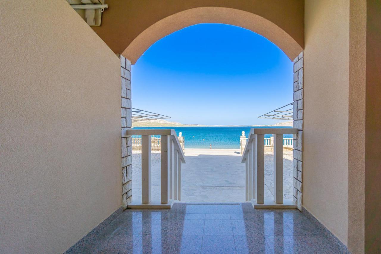 Kustic At The Beach Metajna Exterior photo